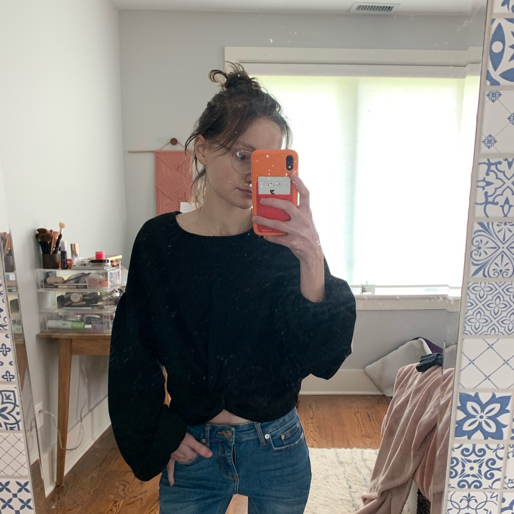 Black long sleeve crop top